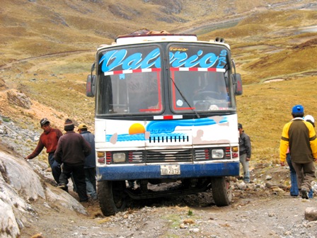 Un bus de la empresa Valerio con 45 pasajeros han sido también asaltados por los criminales.