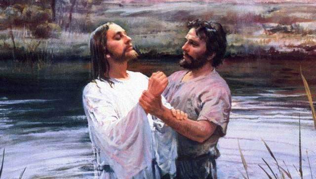 Al ser bautizado Jesús por Juan, se abre el cielo y el Padre lo reconoce como su hijo.
