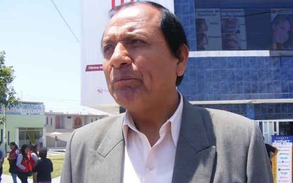Beder Rosales, director del IST "Carlos Salazar Romero".