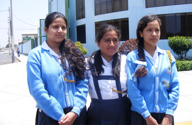 Tres de las integrantes del grupo de alumnas del colegio "Argentino" que estarán en el Congreso. Un orgullo.