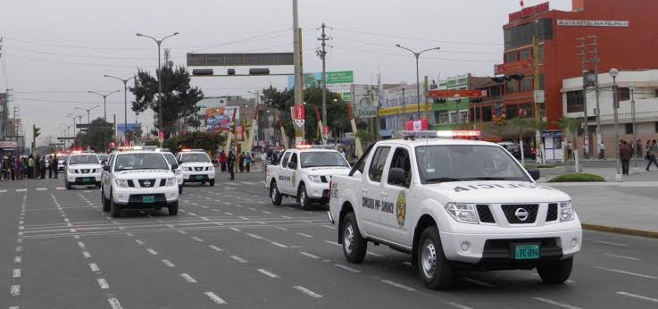 Nuevas camionetas y patrulleros entregó el Mininter a la Divipol Chimbote.