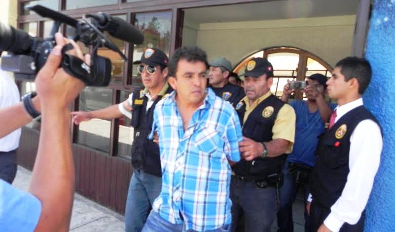 “Cabezón César” vende también la droga de su tío, “Chato Juan”.