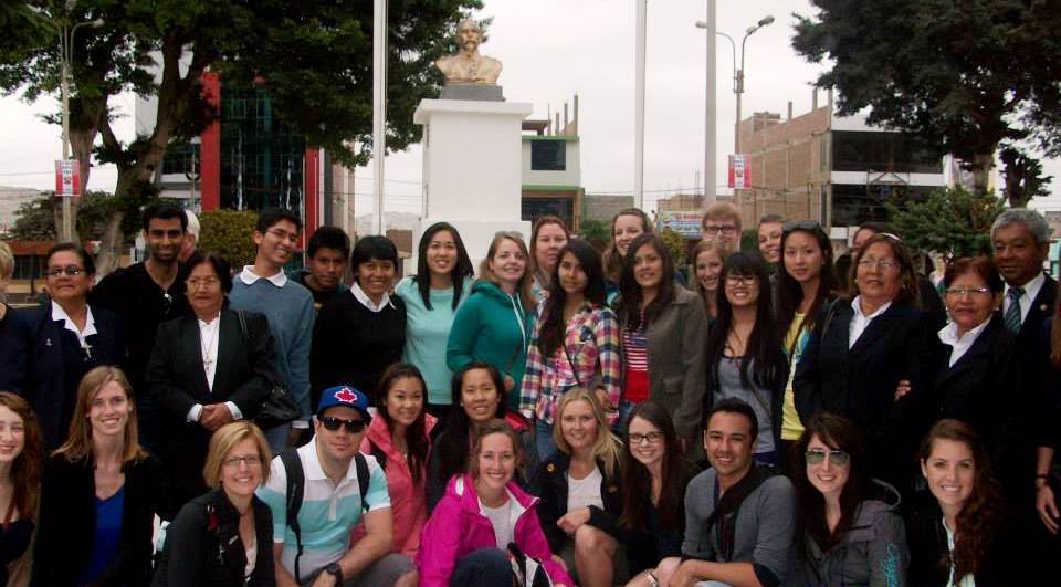 45 voluntarios canadienses estuvieron en Casma.