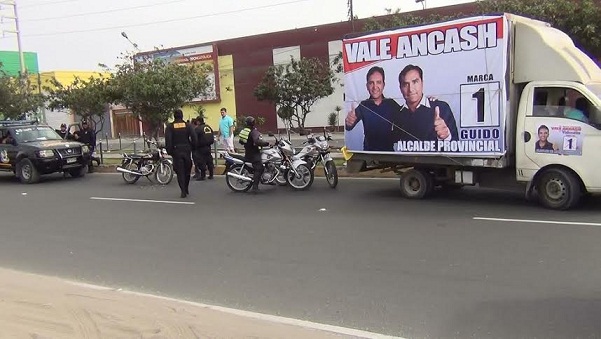 Un moticiclista chocó con un camión que participaba en la caravana de ¨Vale Áncash"