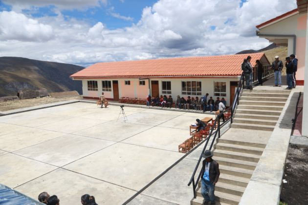 La minera Antamina y la comunidad de Bramadero en Huallanca, han hecho posible el mejoramiento del colegio N° 32671.