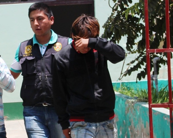 Robinson Torres Gálvez de 19 años robó un vehículo que estaba protegido por una banda criminal.