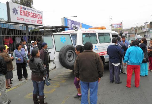 Los moradores evacuaron de emergencia a “Jochi” al Hospital La Caleta.