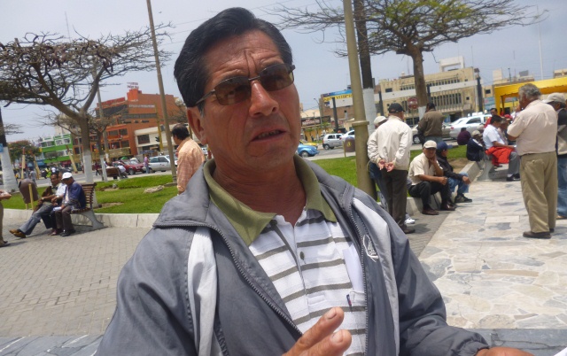 Uno de los trabajadores afectados llegó a Chimbote para denunciar a Consorcio Puyallí