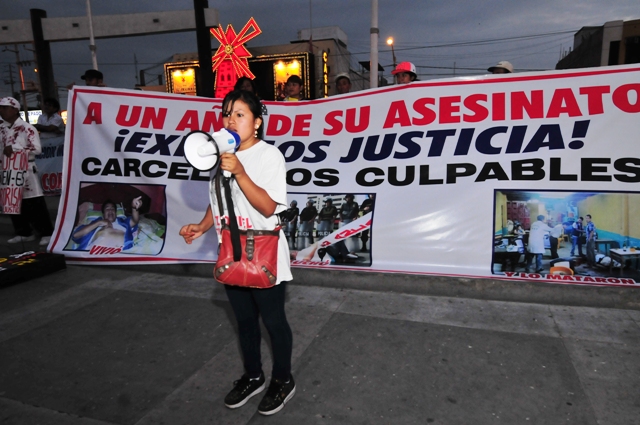 “Se ha cumplido un año de la muerte de mi padre y hasta hoy ni siquiera han citado a los testigos del asesinato", declaró Fiorela Nolasco Blas.