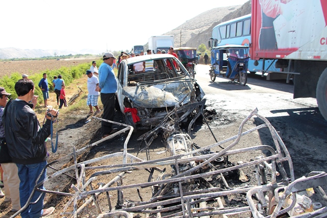 Ronald Agueo Falcón (30), era el conductor de la mototaxi que queda totalmente destruida. foto: Chimbote en linea