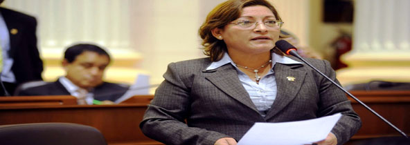 Ministerio Público indaga a jefa de la Onagi por el presunto cobro de vacaciones truncas.