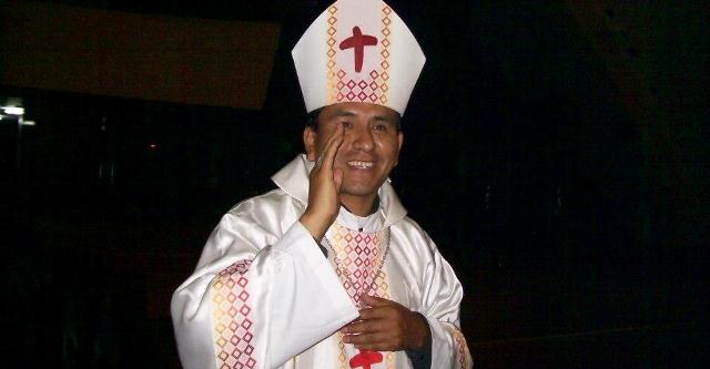 Dos obispos peruanos en complicadas acusaciones.