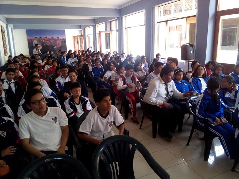 Masiva inauguración del Programa Escolar de Periodismo Digital. (Foto Mónica Gismondi)