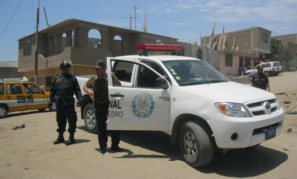 Un equipo policial de Lima investiga asesinato de Hilda Saldarriaga.