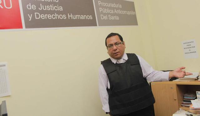 Richard Asmat ha recibido 10 llamadas telefónicas y mensajes de texto intimidatorios.