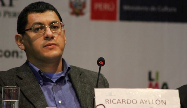Poeta chimbotano Ricardo Ayllón.