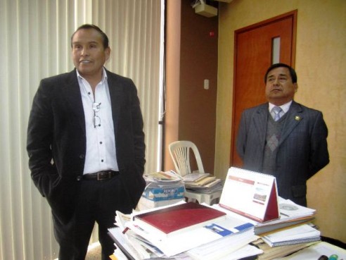 Rodolfo Barrantes entregó la Gerencia Municipal a Eduardo Reyes. Foto: El Ferrol