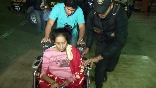 Joven mujer se quejaba de dolores, mientras feto estaba envuelto en un trapo cerca de ella. foto: Serenazgo