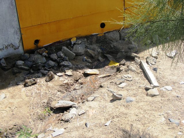 Preocupante. Los silos construidos en viviendas de las zona ya colapsaron.