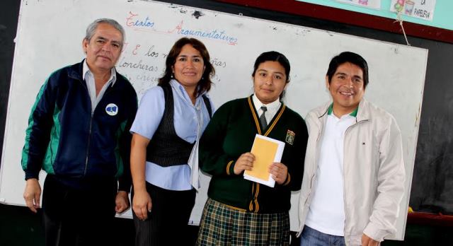 Profesora Elizabeth Rodríguez agradeció aporte de candidato Walter Soto.