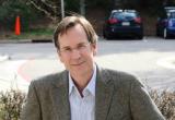 Phil Bennett trabajó desde 1997 al 2009 en el Washington Post. Actualmente es catedrático en la Universidad de Duke y director del Centro DeWitt Wallace.
