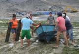 En la caleta El Dorado el fuerte oleaje dejó inutilizadas 15 embarcaciones pesqueras artesanales.