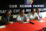 El presidente regional Zenón Ayala y autoridades de la Subregión Pacífico dieron una conferencia de prensa.