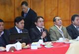 Enrique Vargas en conferencia de prensa plantea un acuerdo de gobernabilidad regional para salir de la crisis económica y la inestabilidad política.