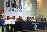 Candidatos a la comuna de Nuevo Chimbote que asisten al Foro Diálogos por la Democracia(Foto:Chimbotenlinea.com)
