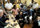 El peruano, MVLL, premio Nobel de Literatura, mostró simpatía con el sector estudiantil que se opone al gobierno de Nicolás Maduro. (foto: AP)
