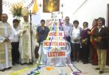 Equipo diocesano de Pastoral Bíblica junto a su asesor y el Obispo.