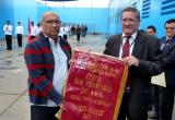Entregaron gallardetes a ganadores de desfile patriótico en centro penitenciario de Cambio Puente.