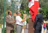 Padre Víctor Bellodas izó el Pabellón Nacional en honor al mártir P. Sandro Dordi.