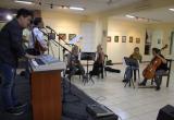 Ensayos para el homenaje a The Beatles en Chimbote, a tono de Orquesta Sinfónica.