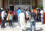A punto de cumplir un mes de paralización, los trabajadores judiciales radicalizaron la medida impidiendo el ingreso de los servidores administrativos.