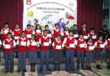 Ganadores del concurso “Verso a Verso” al conmemorarse los 47 años del colegio Mundo Mejor.