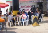 Funcionarios ediles de Nuevo Chimbote apoyando campaña pro fondos a favor de Waldo Ríos.