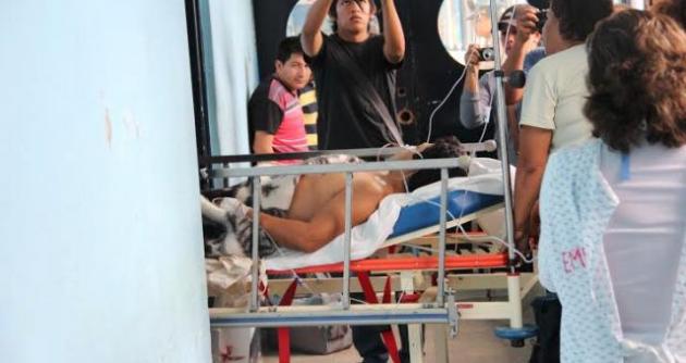 Alexander Luján fue evacuado de emergencia a La Caleta.