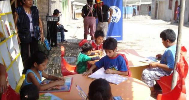 Organizaciones vecinales pueden solicitar visita de la biblioteca infantil a su comunidad.