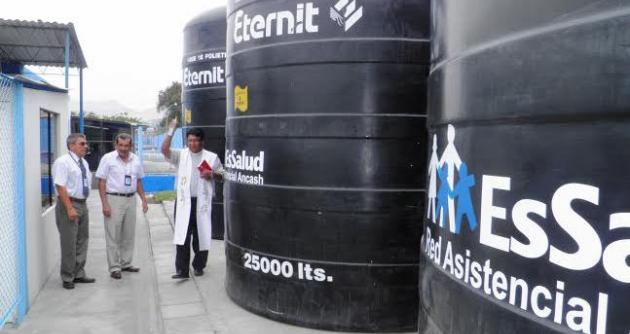 Nuevas cisternas garantizarán abastecimiento de agua en Hospital III de EsSalud.