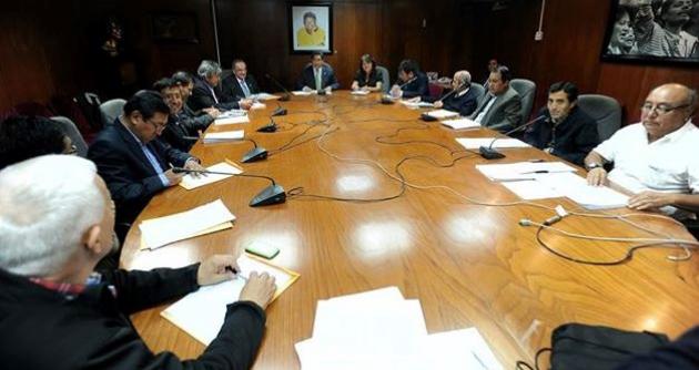 Congresista Modesto Julca reunido con miembros de la sociedad civil de Áncash.