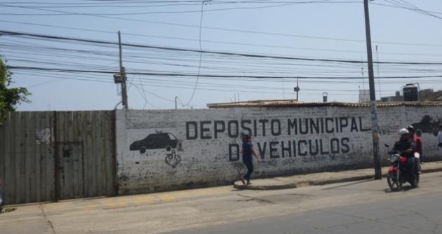 l Sindicato Único de Trabajadores del Agua Potable de Chimbote y Anexos reclama local.