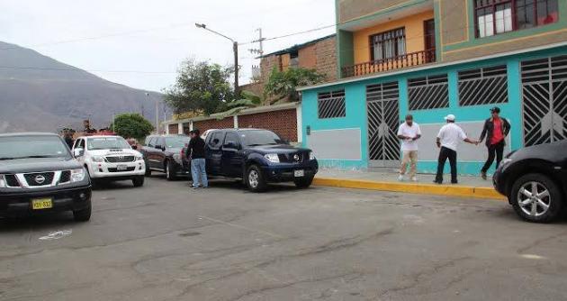 El presidente regional César Álvarez no fue encontrado en el inmueble de sus suegros.