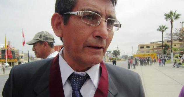 El profesor Napoleón Godo Olivera invocó a las autoridades del Gobierno Regional.