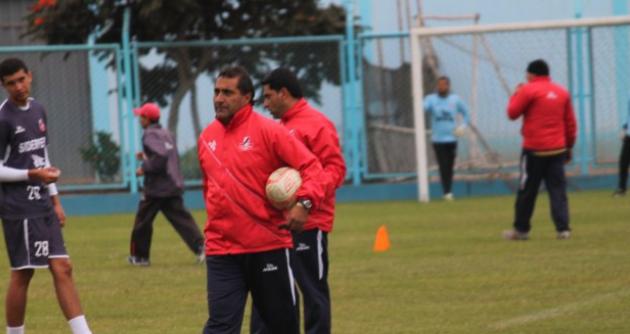 Director técnico galvista, Julio Zamora.