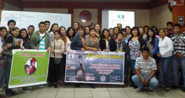Alumnos de la Escuela de Líderes promovida por Pachamama y otras organizaciones.