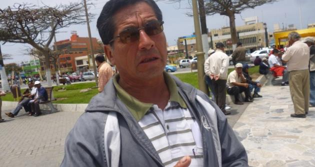 Uno de los trabajadores afectados llegó a Chimbote para denunciar a Consorcio Puyallí