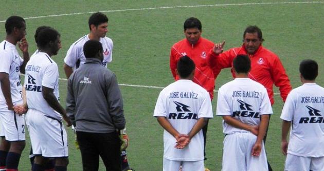 El entrenador argentino Julio Alberto Zamora tuvo hoy su primera práctica el plantel del José Gálvez.