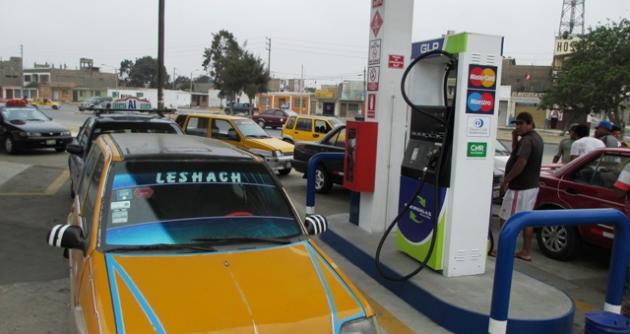 Según los administradores de los centros de venta de combustibles, la tendencia es que continúe bajando el precio del GLP.