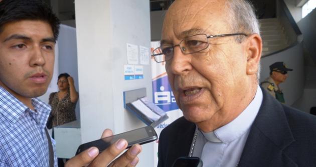 Monseñor Piorno sostuvo también que los procesos judiciales que viene afrontando la alcaldesa Victoria Espinoza lo están distrayendo en su labor municipal.